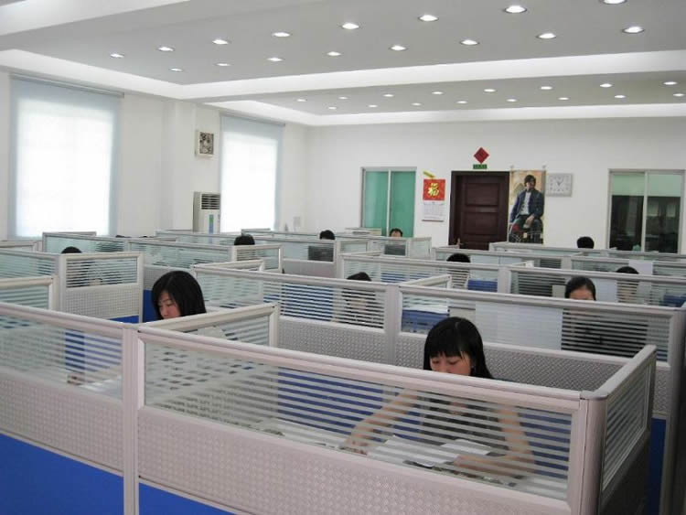 �г����۲����߿ͷ�